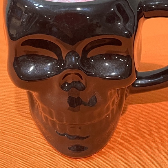 Royal Norfolk Black Skull Mug - Picture 2 of 8